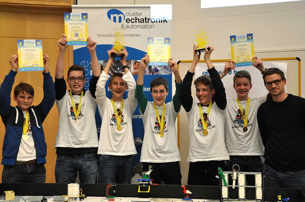 Robotik-Team des Buchloer Gymnasiums gewinnt Regionalentscheid der First Lego League 2016/17 in München